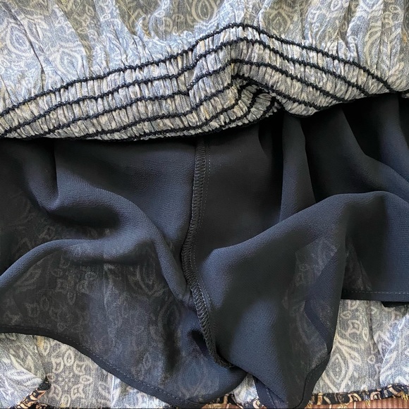 SOLD🛍️ Zara Printed Mini Skirt - Picture 5 of 6